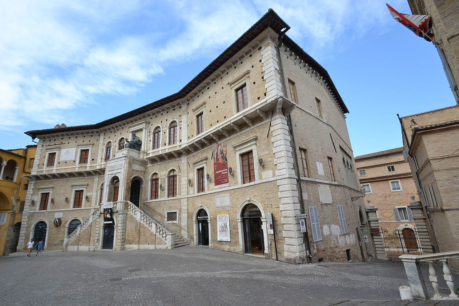 Guida turistica Fermo